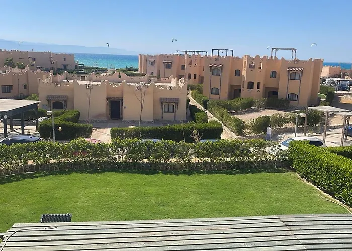 Sukoon La Hacienda Sea View *